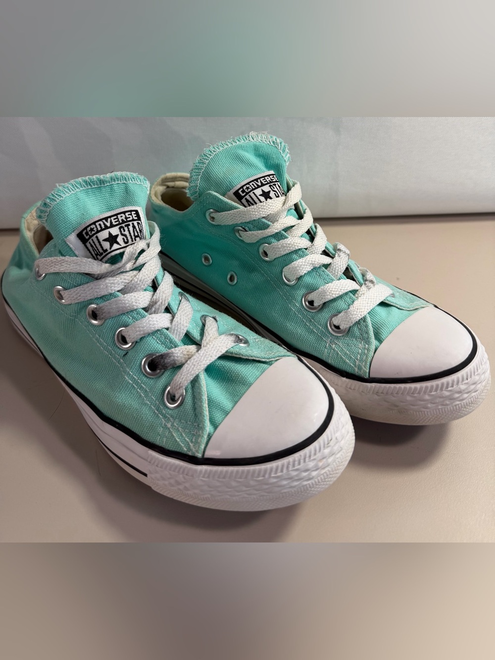 Converse Low Top Sneakers - Mint/Turquoise with White woman’s size 7